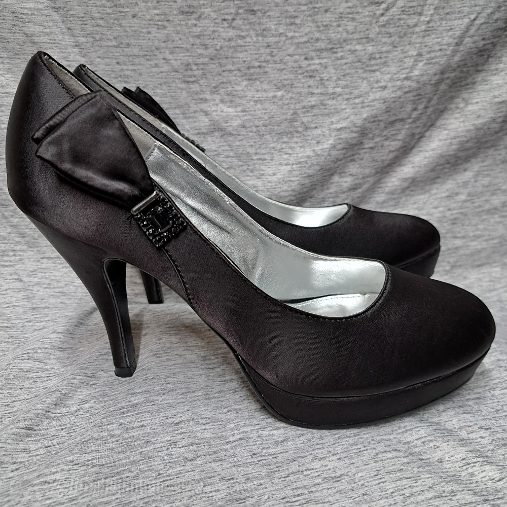 Unlisted women's satin dress platform heels size 9 good condition